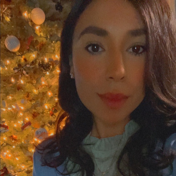 Meet your Posher, Dayra - Picture 3 of 4